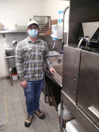 Student dishwasher receives workplace award